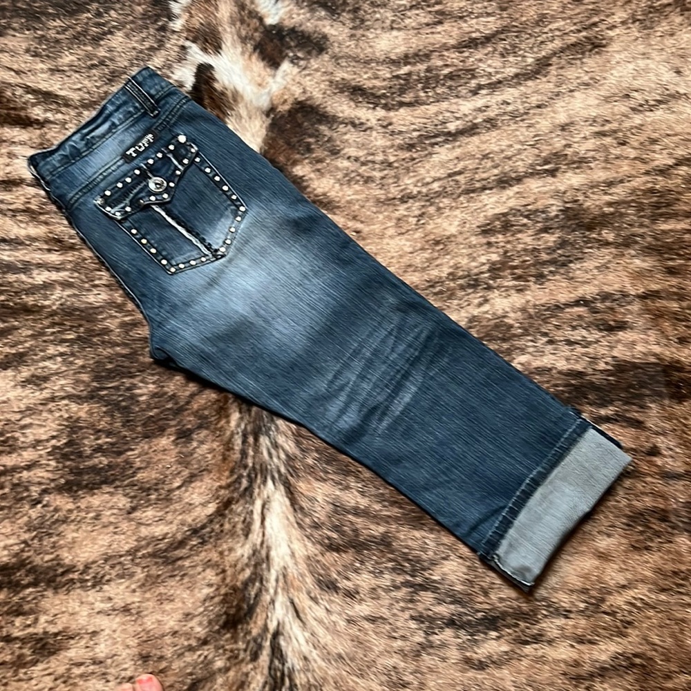 Cropped cowgirls Tuff co jeans